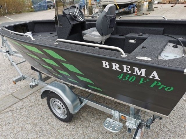 Les bateaux de pêche neufs BREMA 430 PRO V CONSOLE